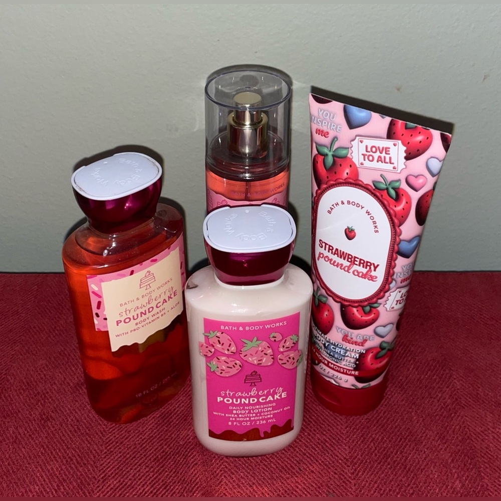 STRAWBERRY POUND CAKE REGULAR & TRAVEL SIZES NINE ITEMS + REUSABLE GIFT BAG - Picture 2 of 5
